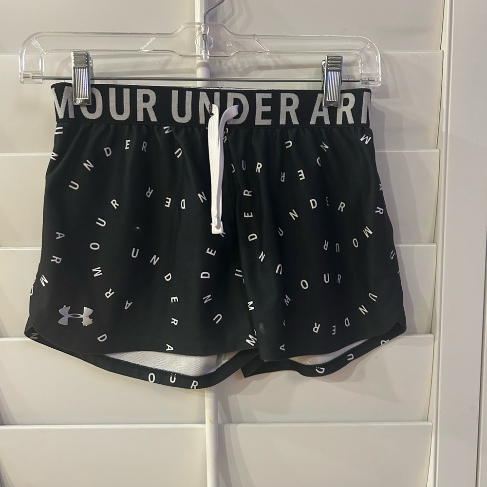 Under Armour Black and White Athletic Shorts Lightweight Performance